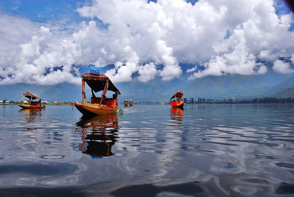 Shikara, Dal Lake, India Boat Adventures, Water experiences india